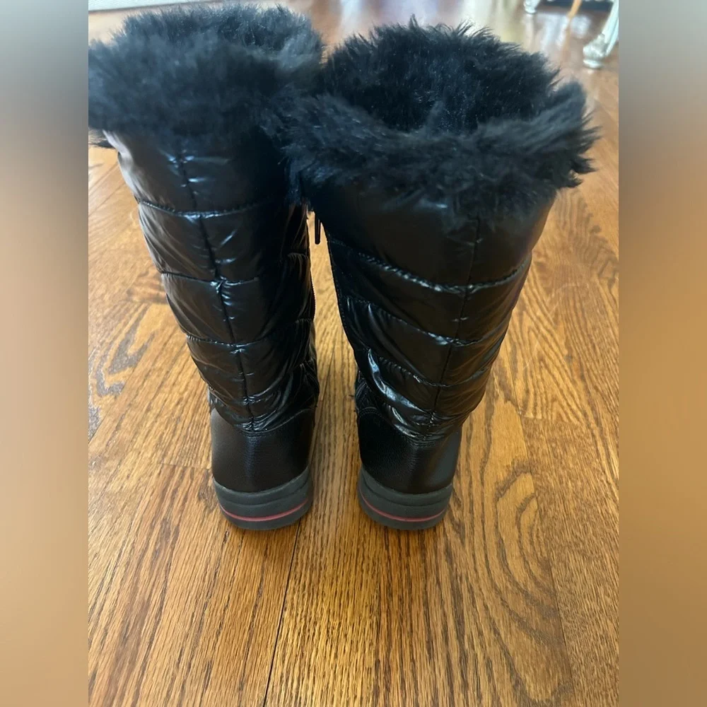 Target Black Quilted Winter Boots Faux Fur Lined Cold Weather Snow Wear Size 2
